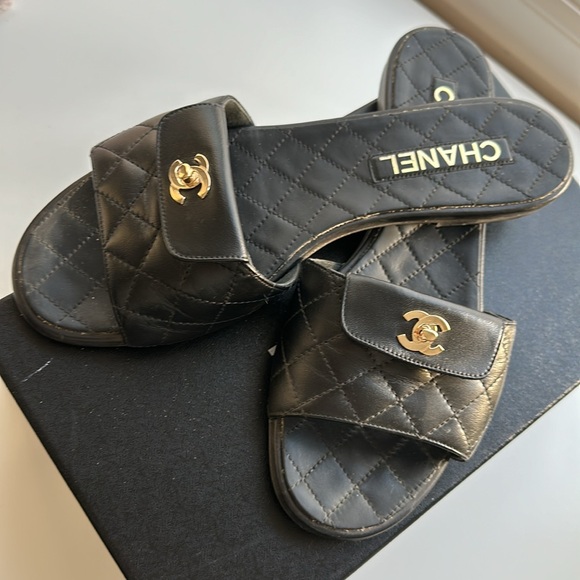 Chanel slides - Picture 3 of 3